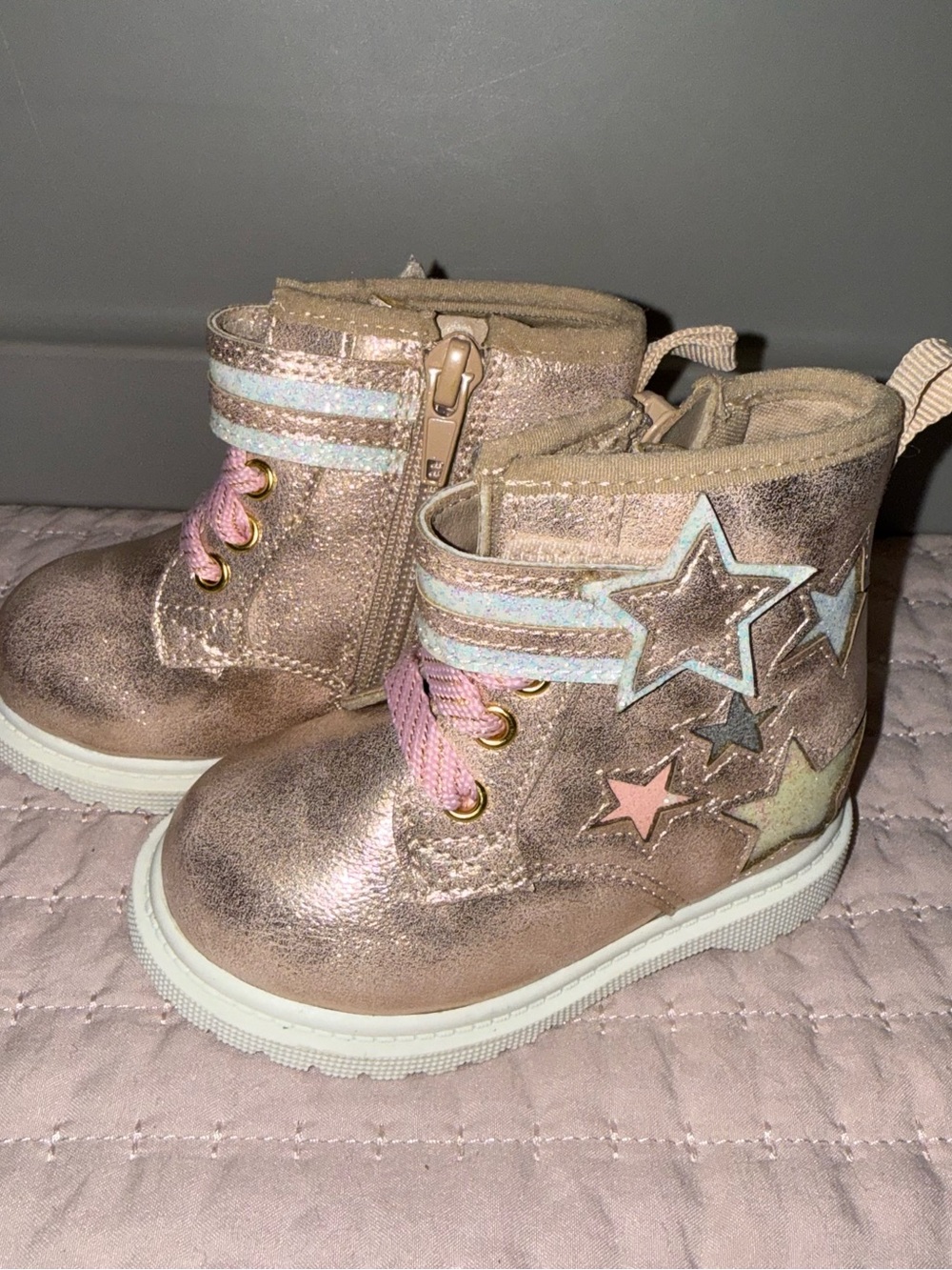 wonder nation Baby Girls - Metallic Rose Gold Star Accent Boots - Size 4